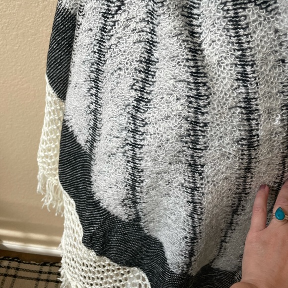 Sweater Shawl Cape - Picture 7 of 8